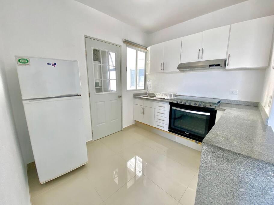 Home & Office Cancun Pool Экстерьер фото